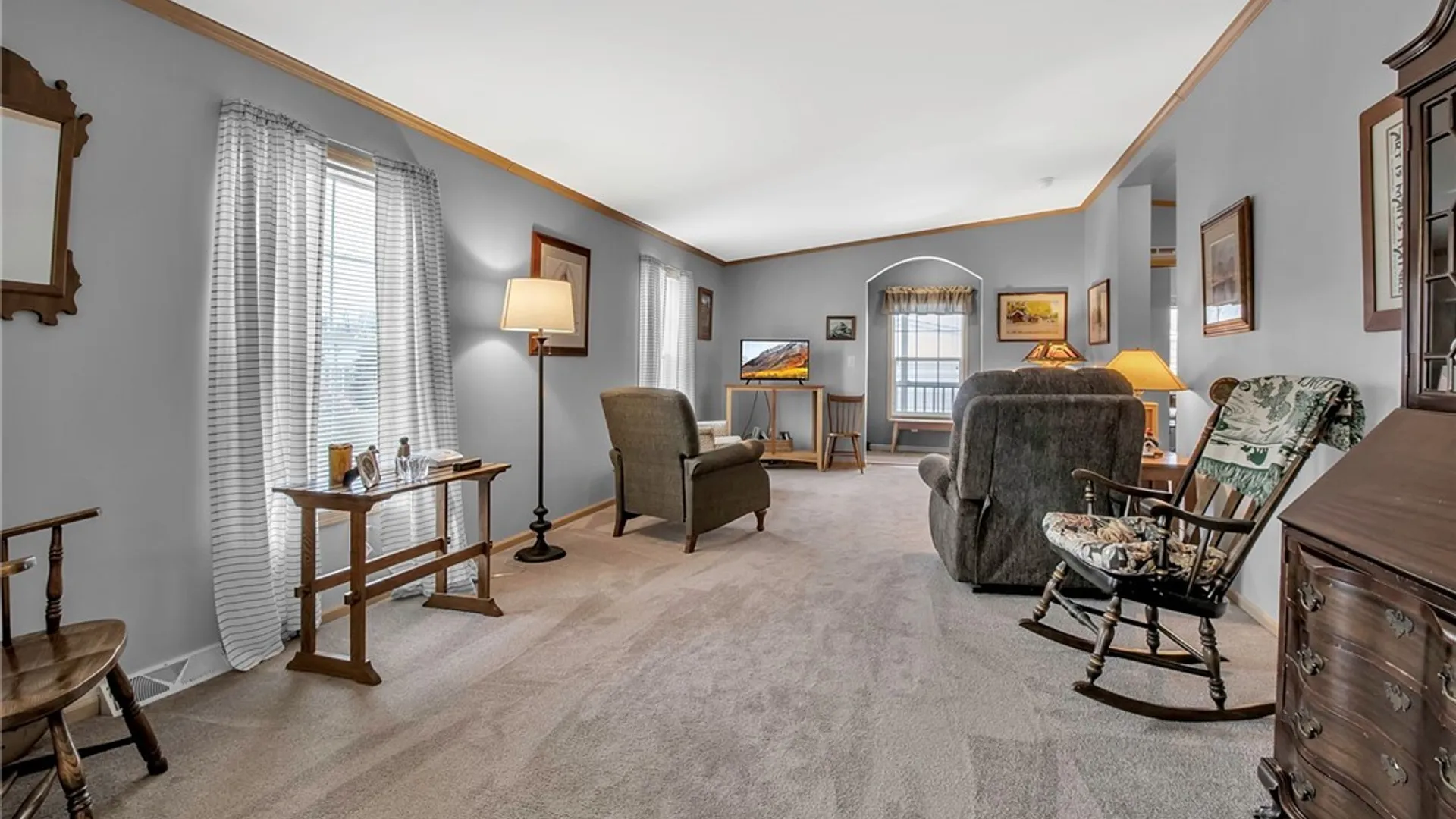 Property at 4665 Cotherstone Circle, Clarence, NY 14031 6