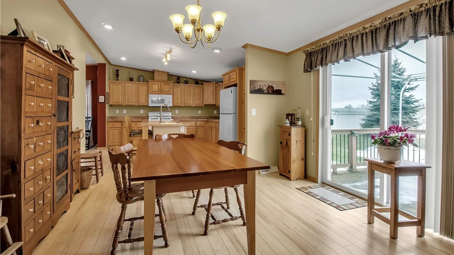 Property at 4665 Cotherstone Circle, Clarence, NY 14031 7