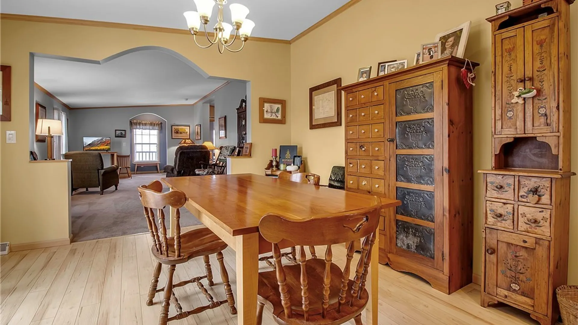 Property at 4665 Cotherstone Circle, Clarence, NY 14031 9