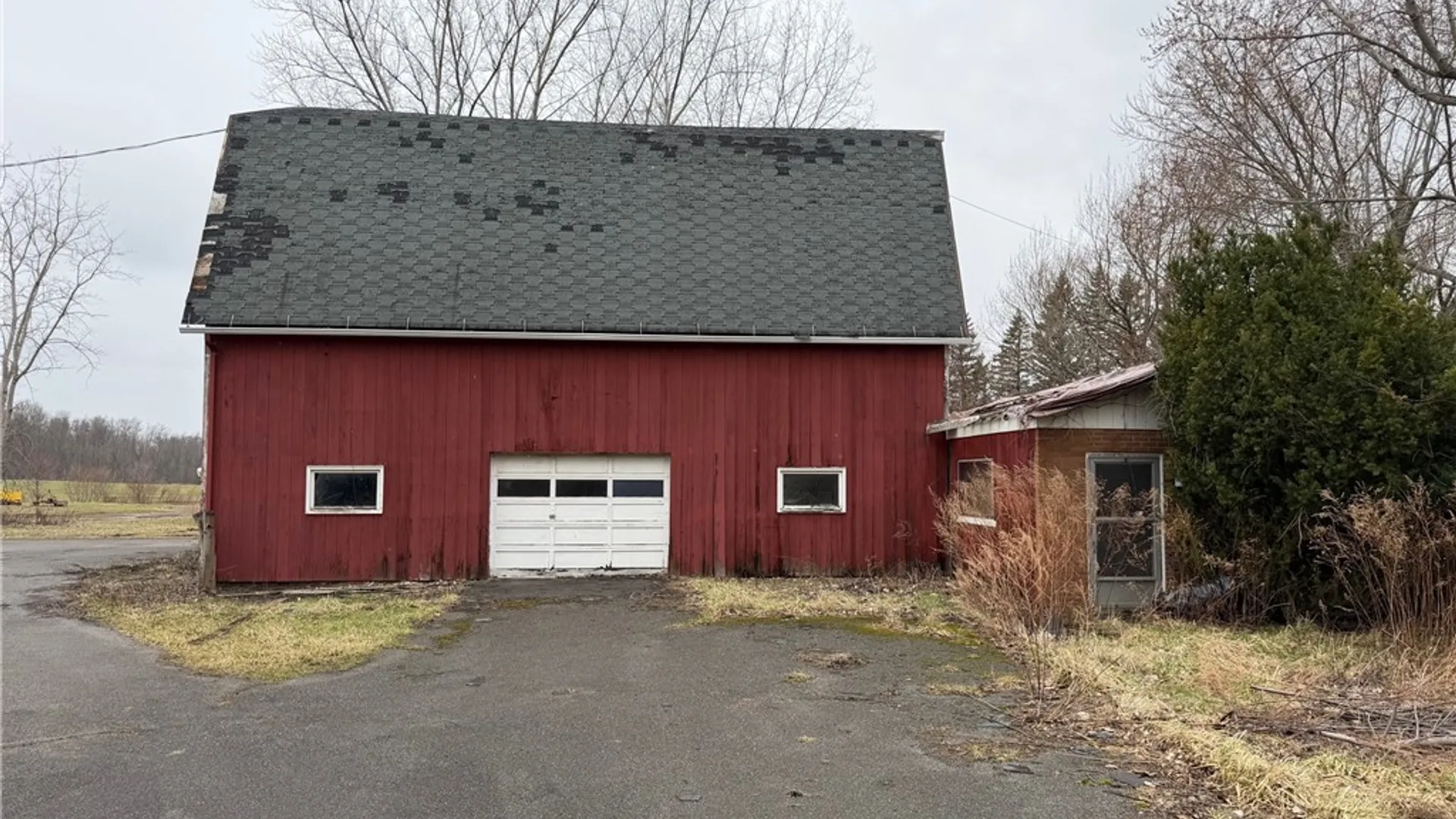 Property at 3912 Long Bridge Road, Albion, NY 14411 4