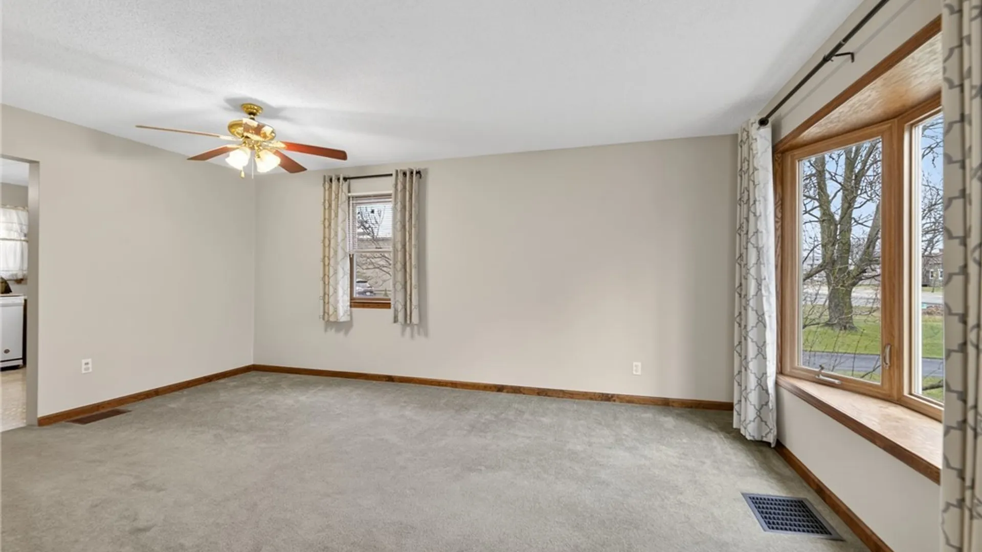 Property at 2115 Lockport Road, Wheatfield, NY 14304 11