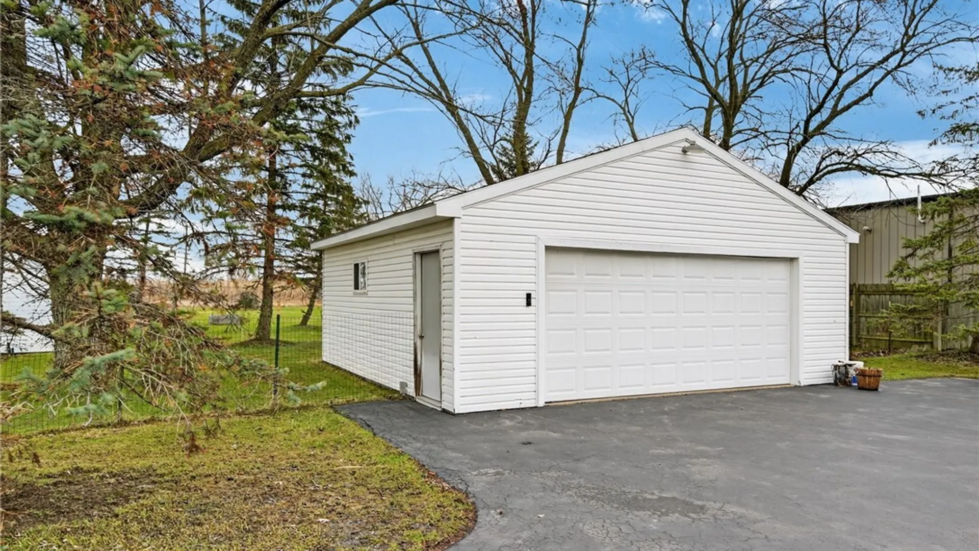 Property at 2115 Lockport Road, Wheatfield, NY 14304 4