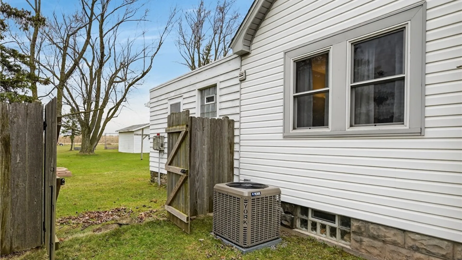 Property at 2115 Lockport Road, Wheatfield, NY 14304 44