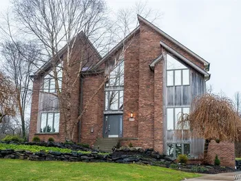 4892 Eastbrooke Place, Clarence, NY 14221