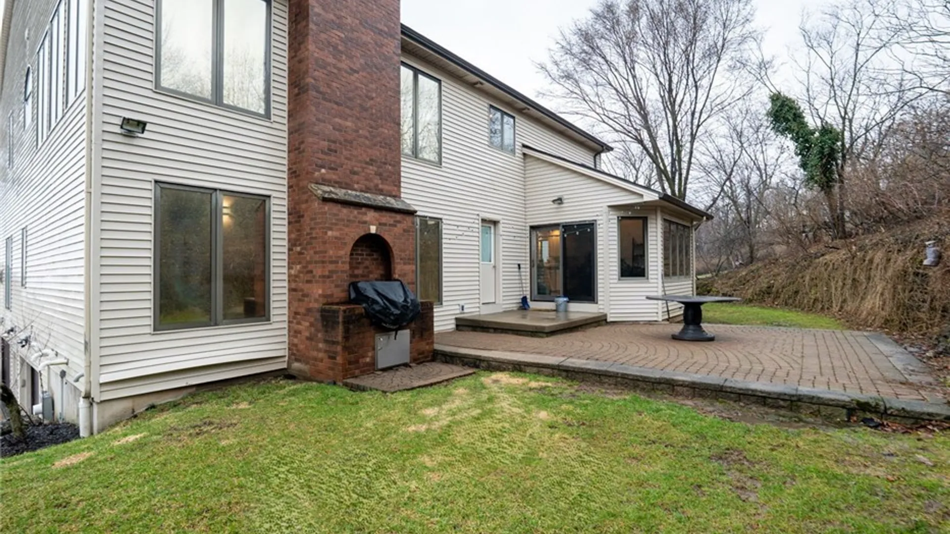 Property at 4892 Eastbrooke Place, Clarence, NY 14221 3