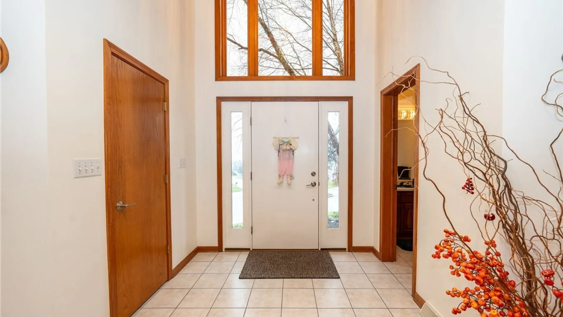 Property at 4892 Eastbrooke Place, Clarence, NY 14221 6