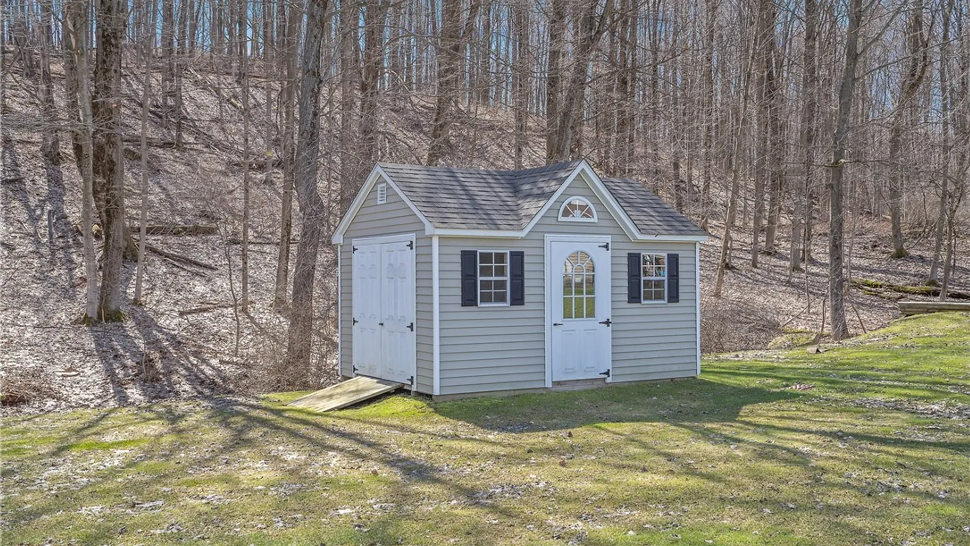 Property at 217 Starksboro Drive, Camillus, NY 13031 46
