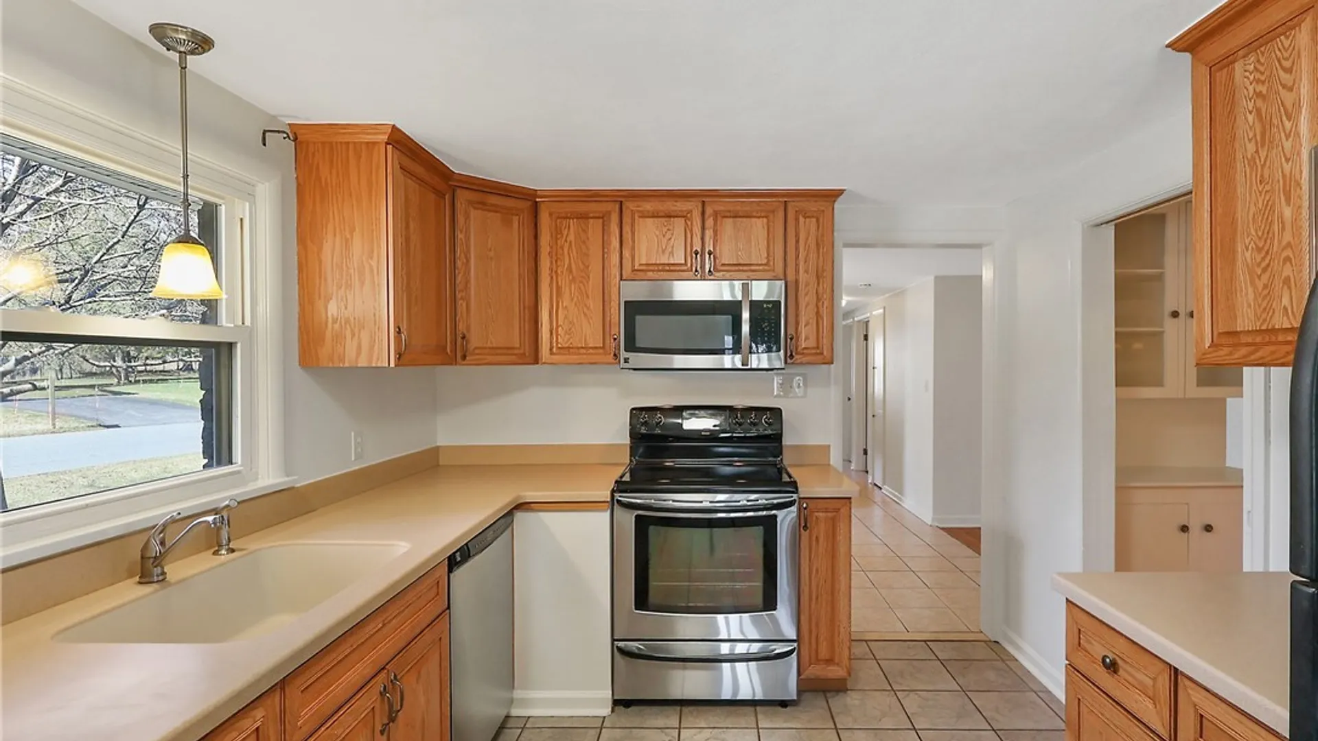 Property at 208 Palmer Drive, Manlius, NY 13066 16
