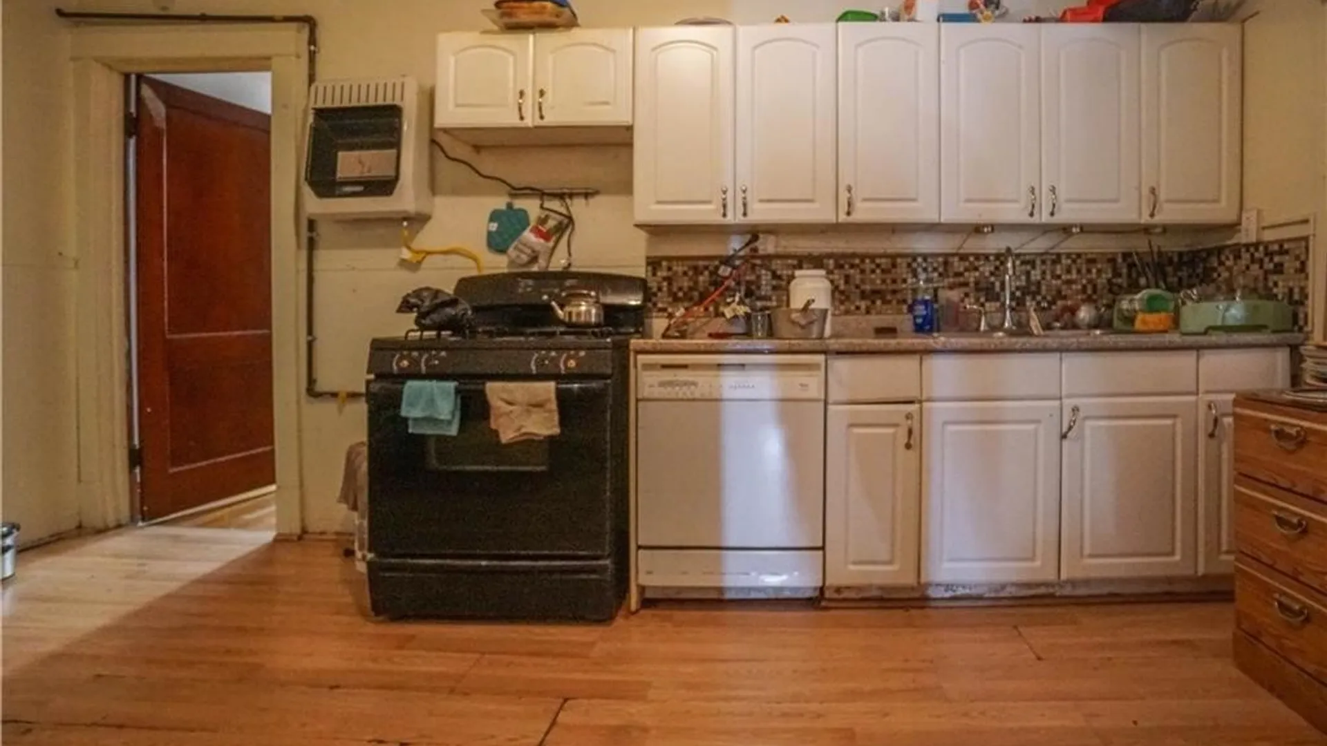 Property at 1104 Niagara Street, Niagara Falls, NY 14303 5