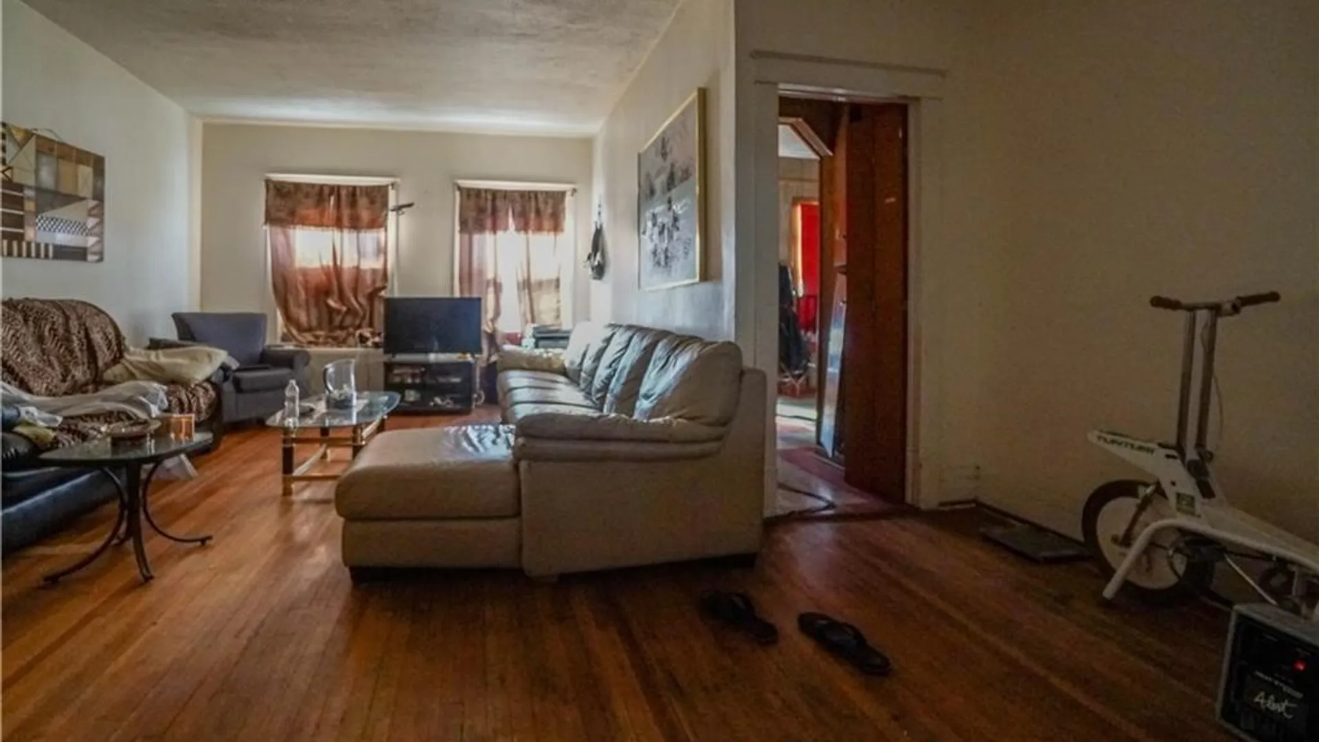 Property at 1104 Niagara Street, Niagara Falls, NY 14303 6