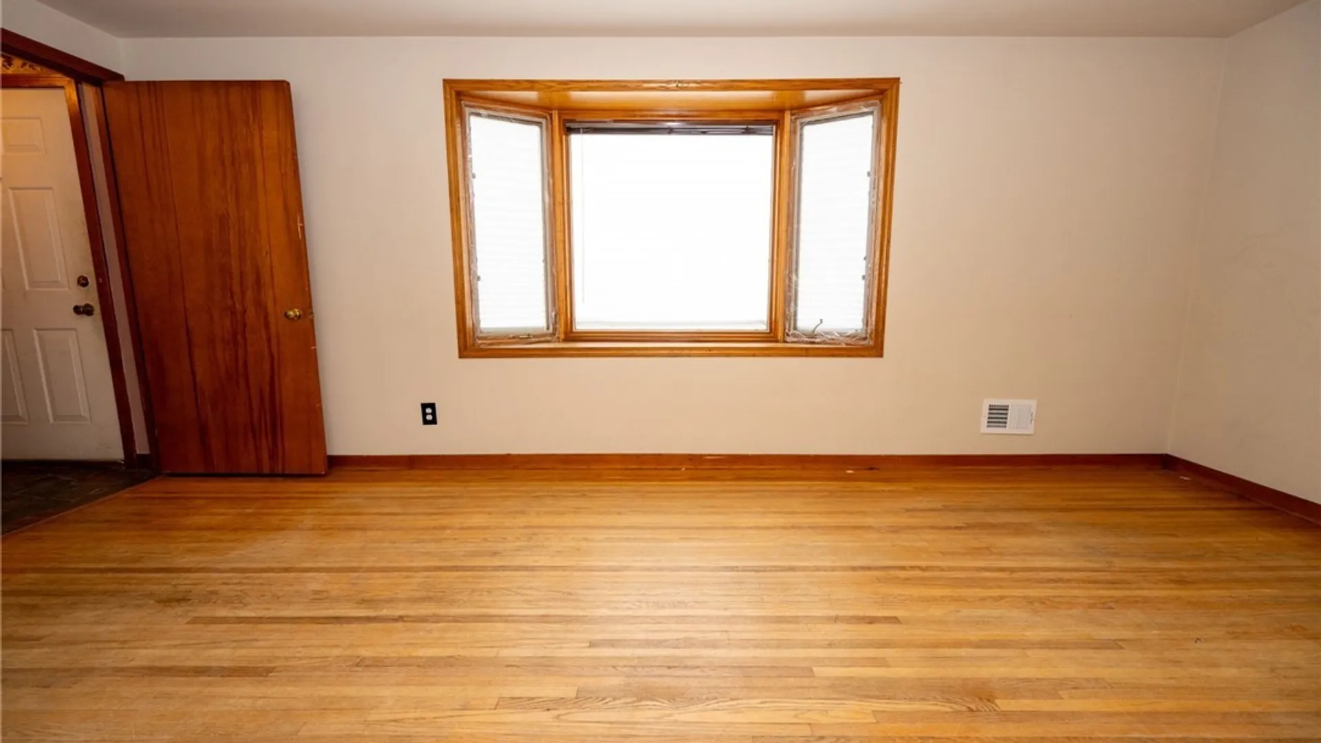 Property at 65 Dania Drive, Cheektowaga, NY 14225 16