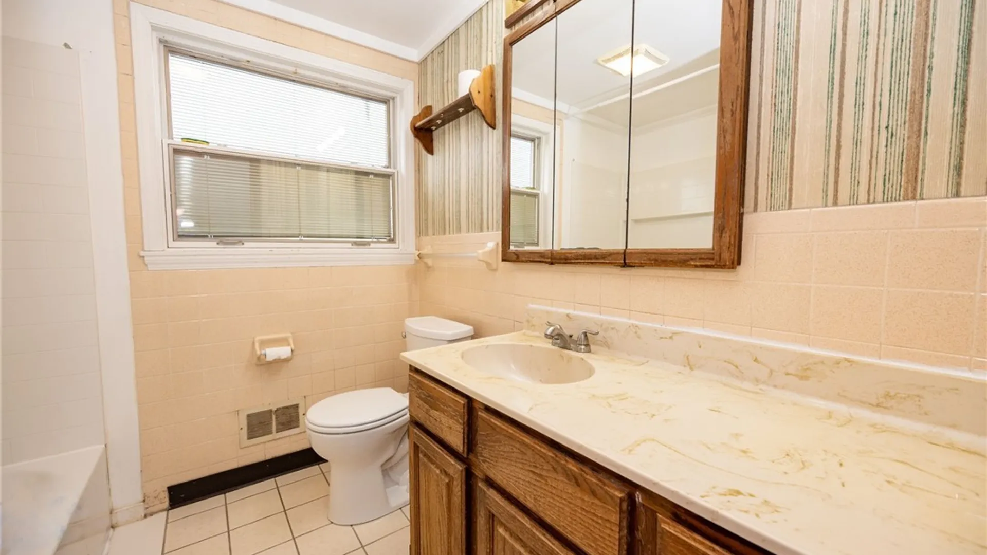 Property at 65 Dania Drive, Cheektowaga, NY 14225 18