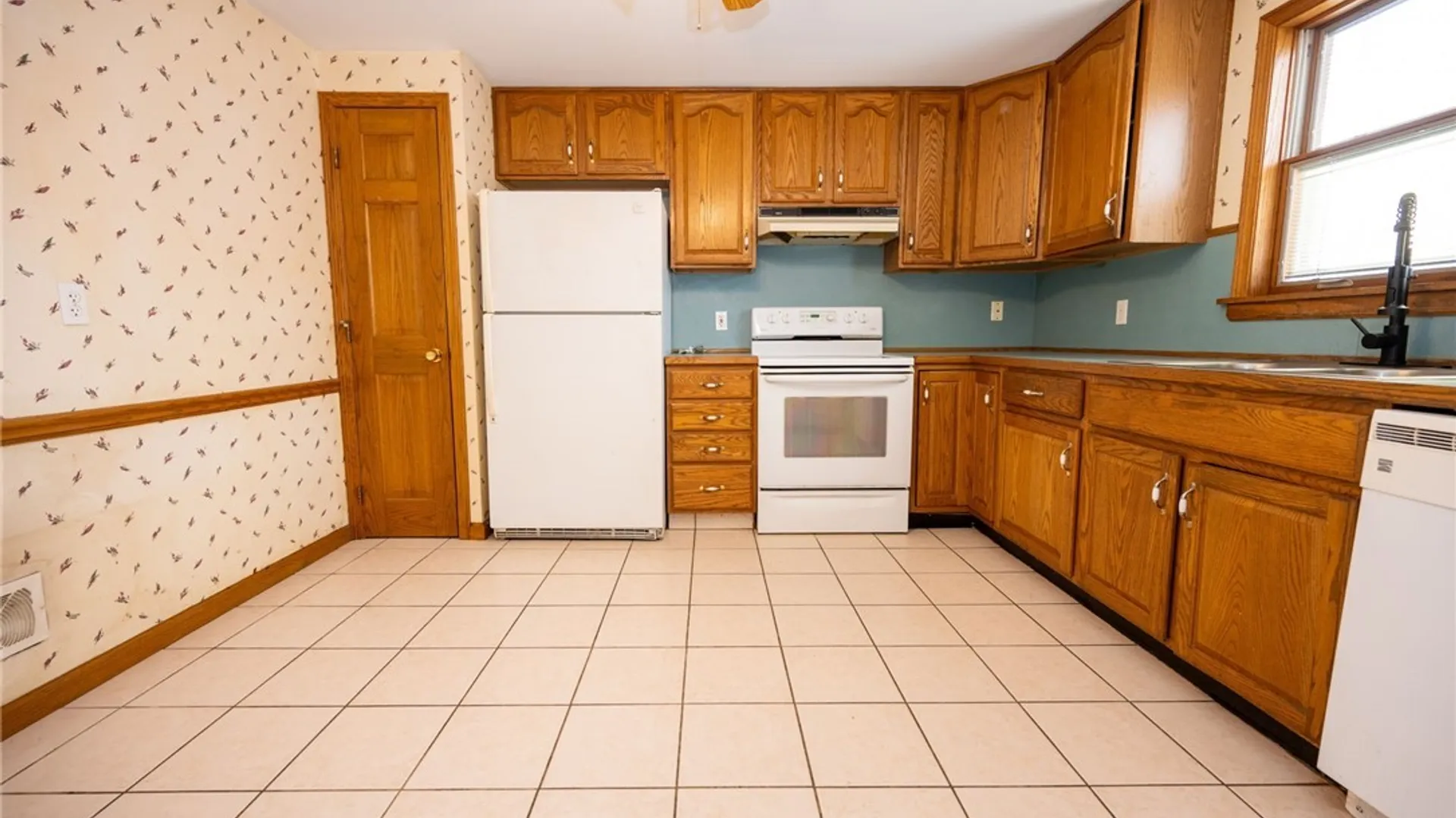 Property at 65 Dania Drive, Cheektowaga, NY 14225 8