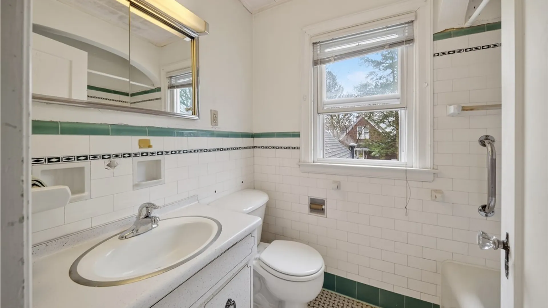 Property at 125 Stoneridge Dr, DeWitt, NY 13214 28