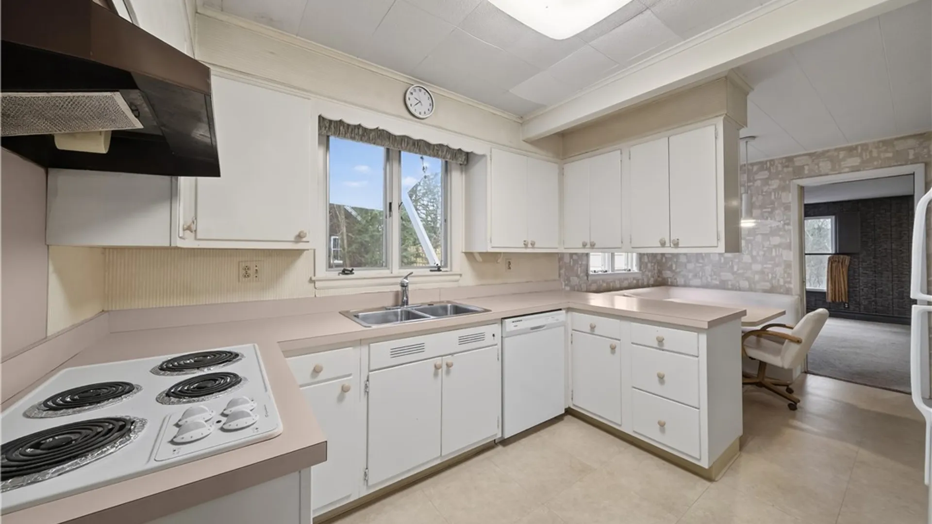 Property at 125 Stoneridge Dr, DeWitt, NY 13214 9