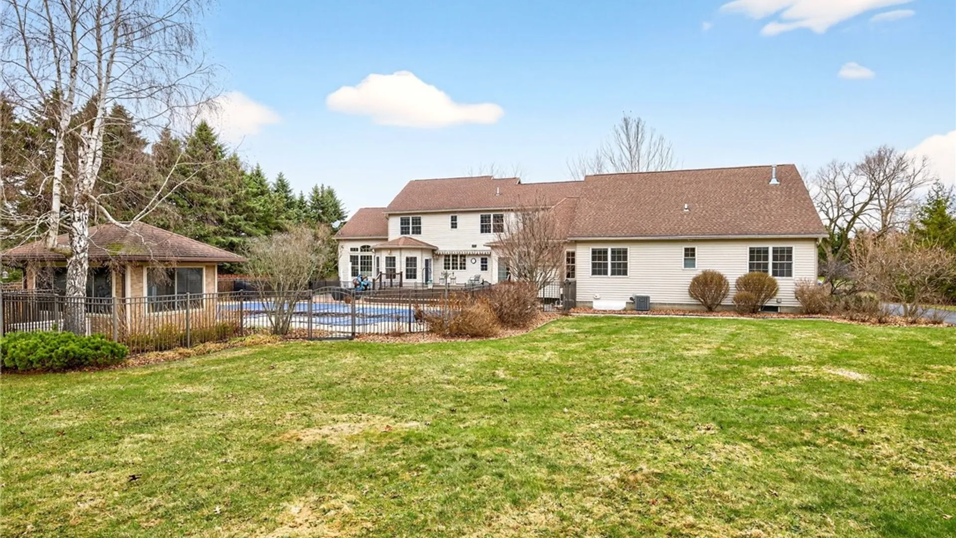 Property at 7 La Terra, Penfield, NY 14580 46