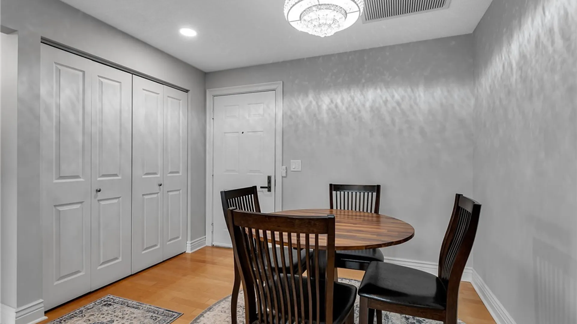 Property at 75 Ojibwa Circle, Buffalo, NY 14202 4