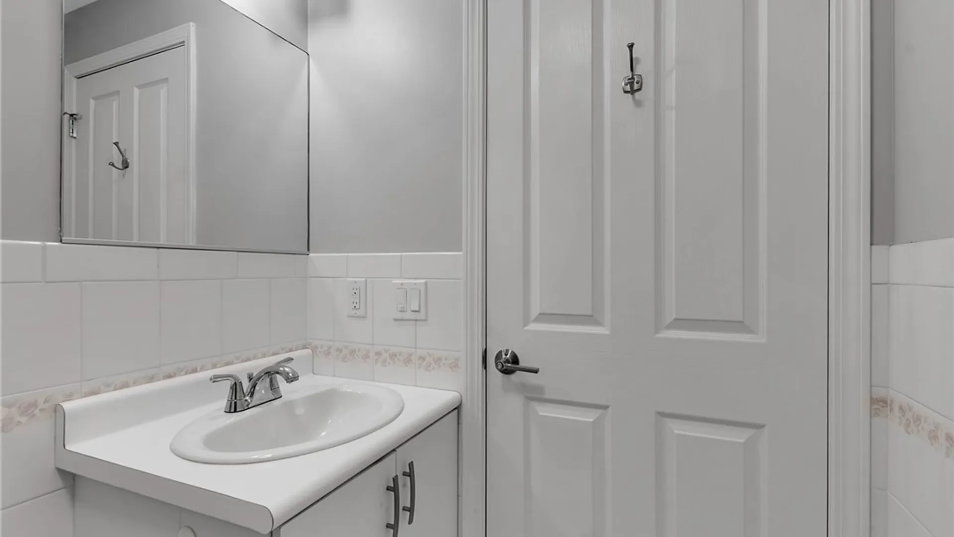 Property at 75 Ojibwa Circle, Buffalo, NY 14202 9