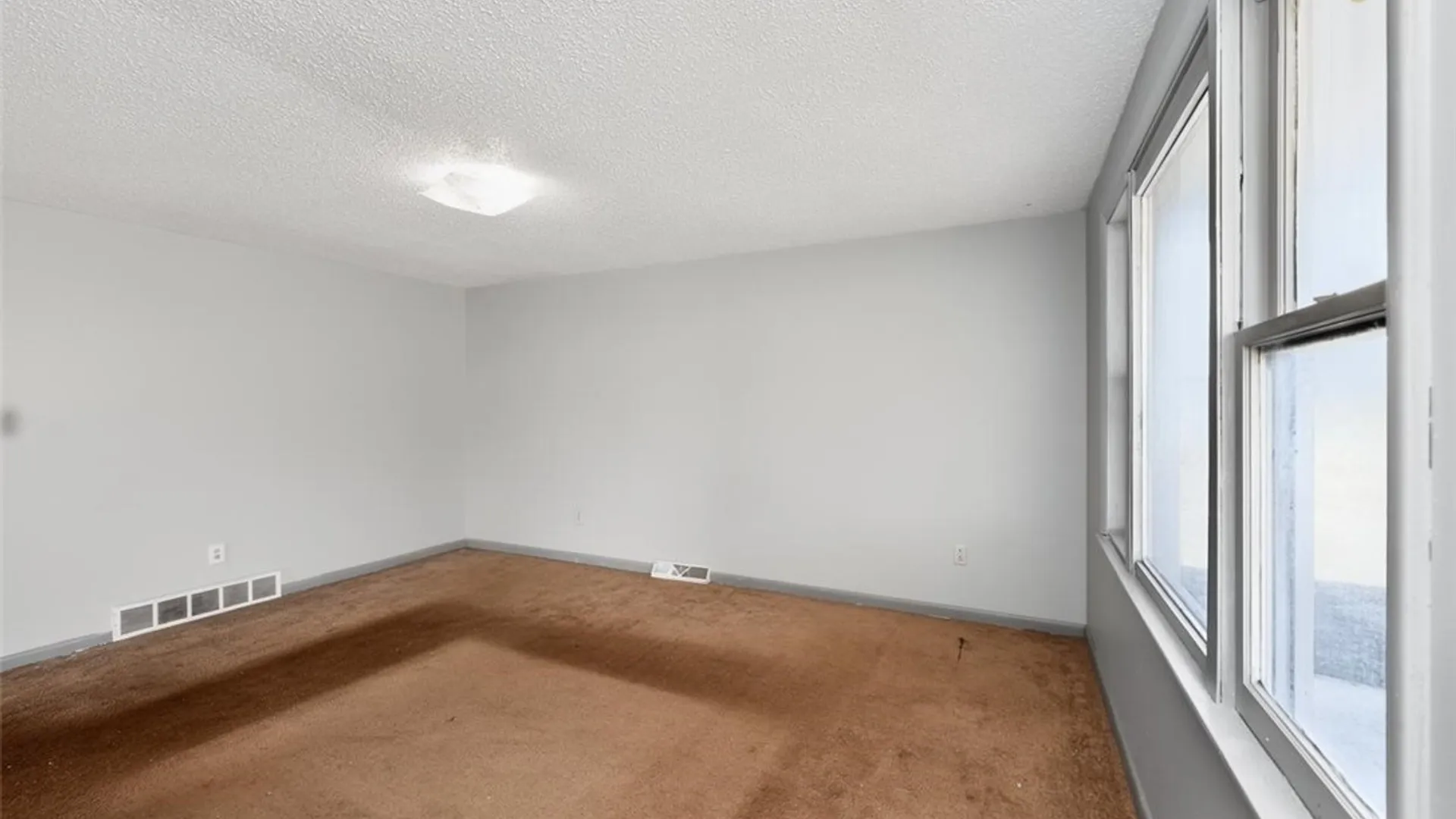 Property at 5629 Girard Avenue, Niagara Falls, NY 14304 23