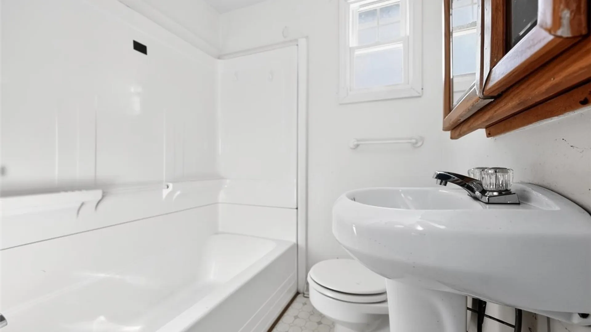 Property at 5629 Girard Avenue, Niagara Falls, NY 14304 30