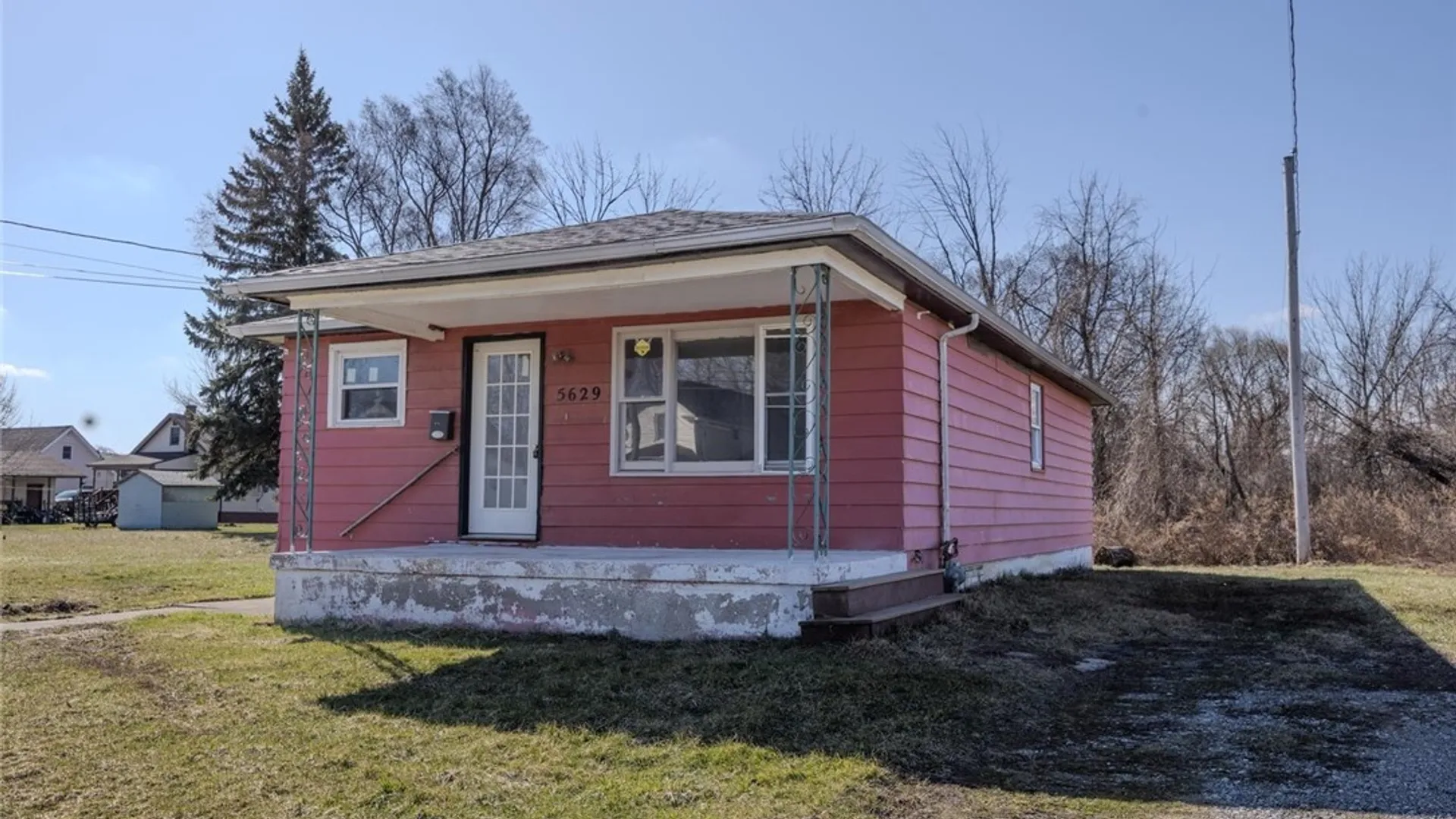 Property at 5629 Girard Avenue, Niagara Falls, NY 14304 5