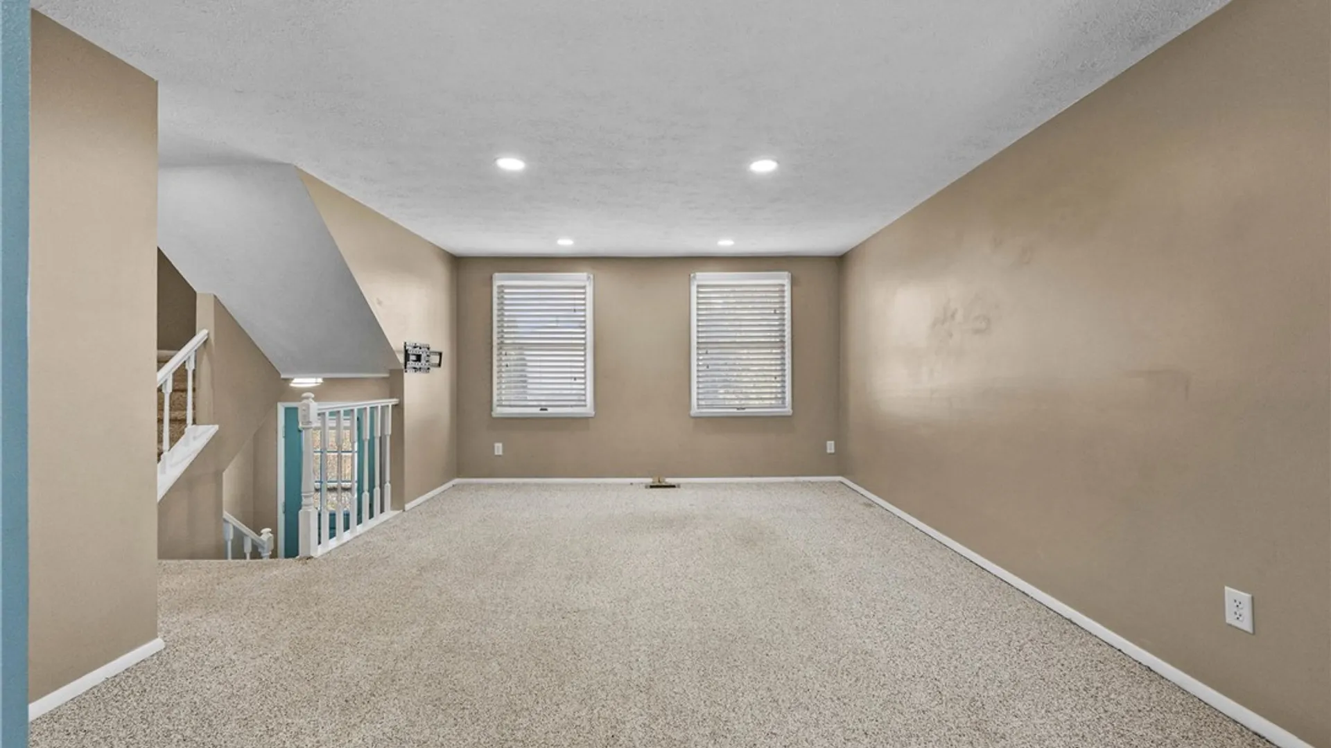 Property at 5 Bramblewood Lane, Penfield, NY 14526 13