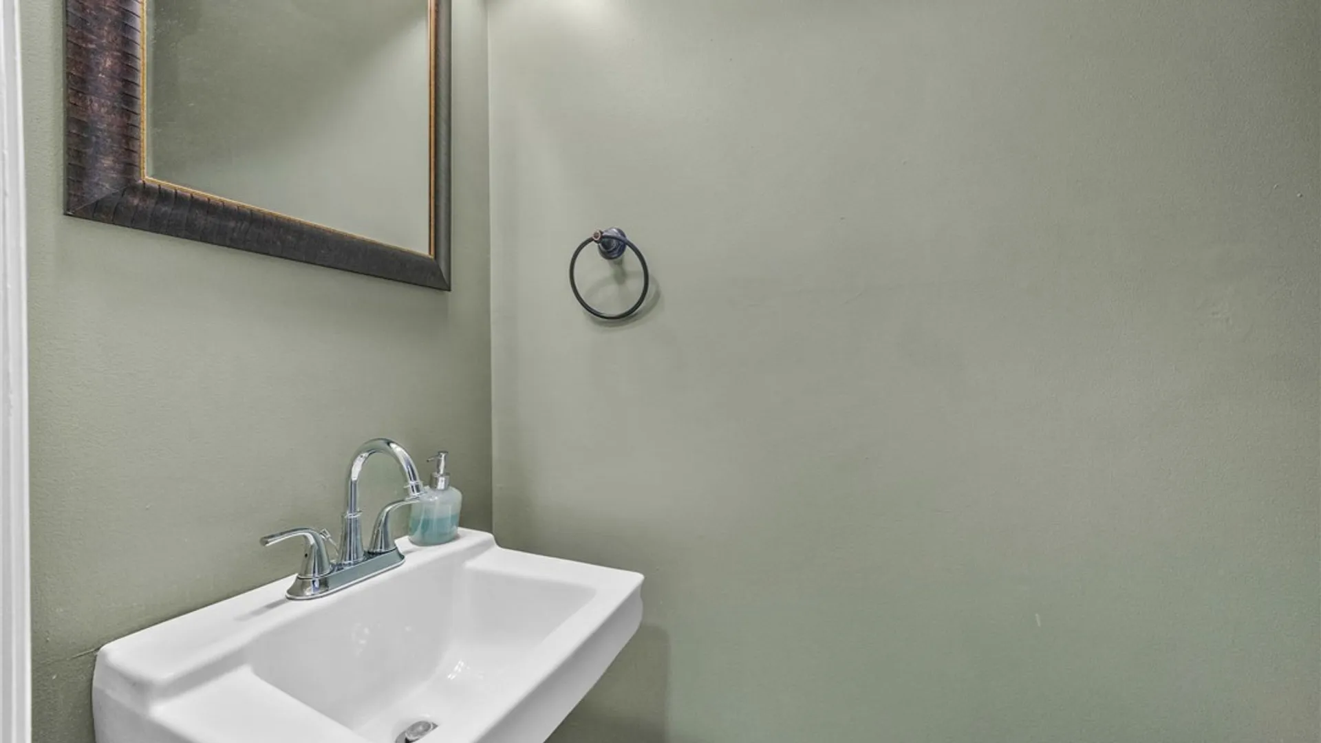 Property at 5 Bramblewood Lane, Penfield, NY 14526 16