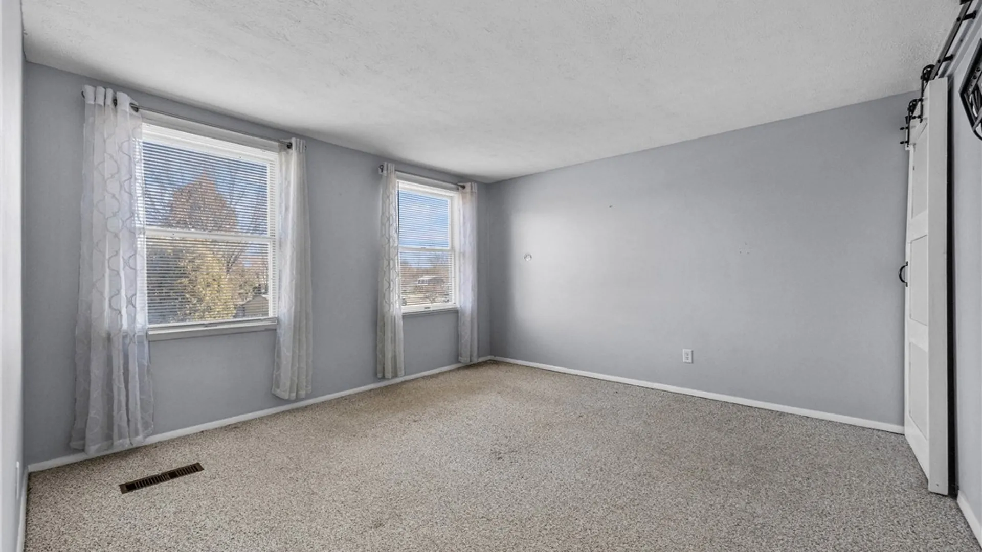 Property at 5 Bramblewood Lane, Penfield, NY 14526 18