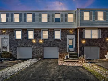 Property at 5 Bramblewood Lane, Penfield, NY 14526
