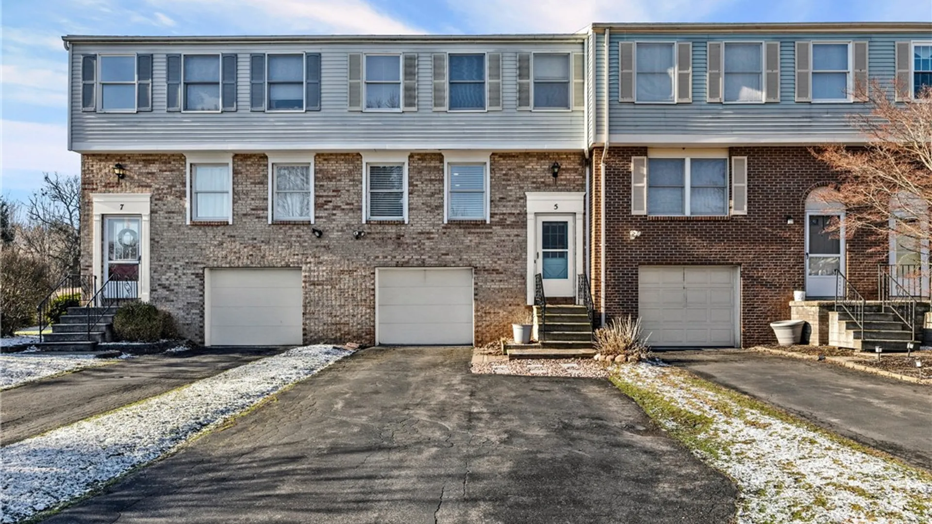 Property at 5 Bramblewood Lane, Penfield, NY 14526 3