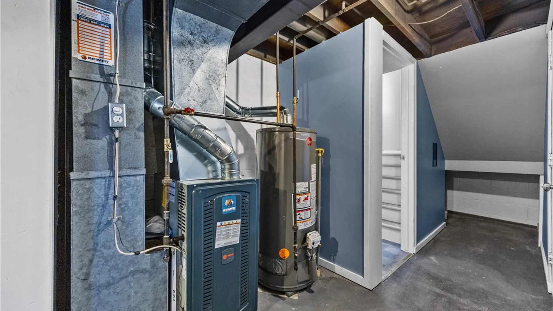 Property at 5 Bramblewood Lane, Penfield, NY 14526 32