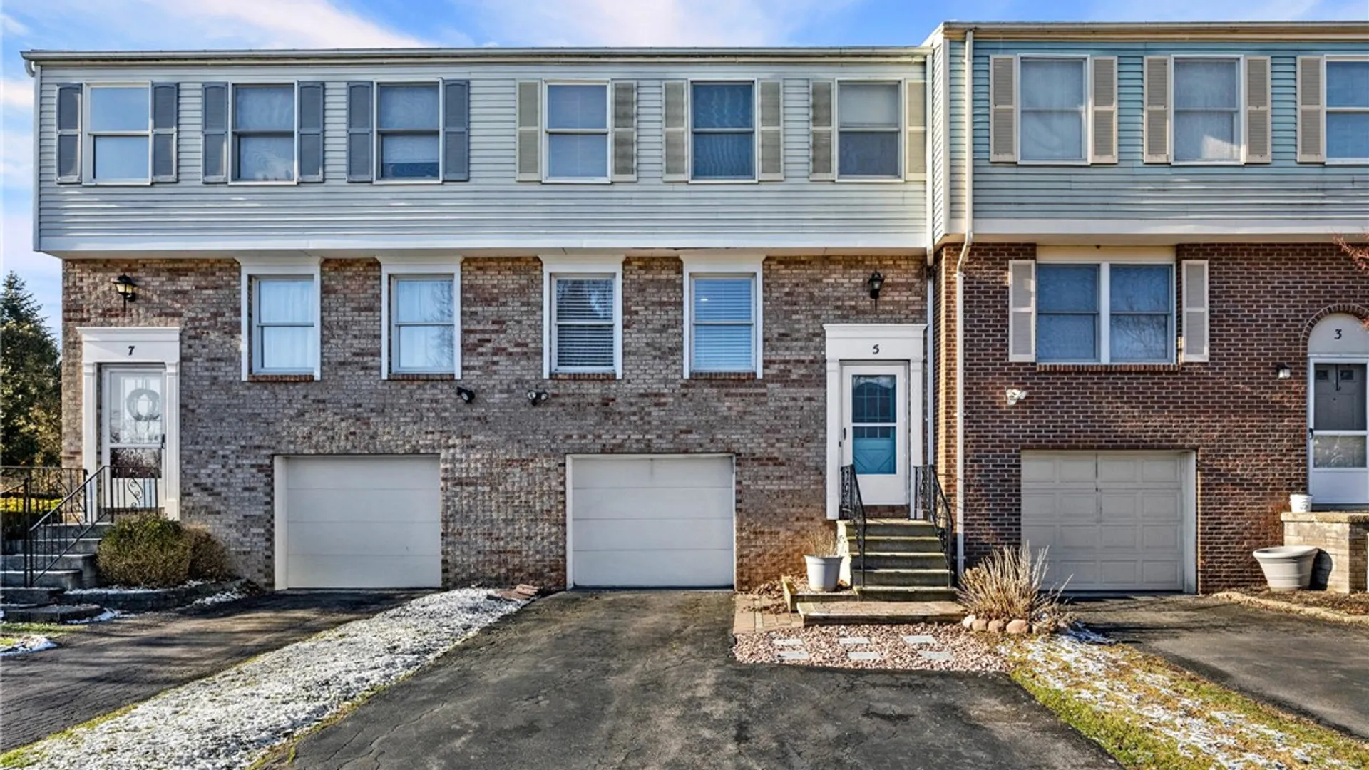 Property at 5 Bramblewood Lane, Penfield, NY 14526 4