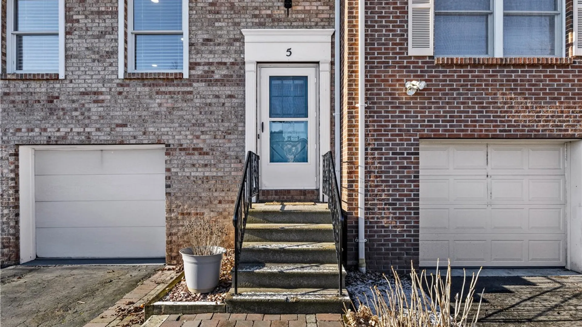 Property at 5 Bramblewood Lane, Penfield, NY 14526 5