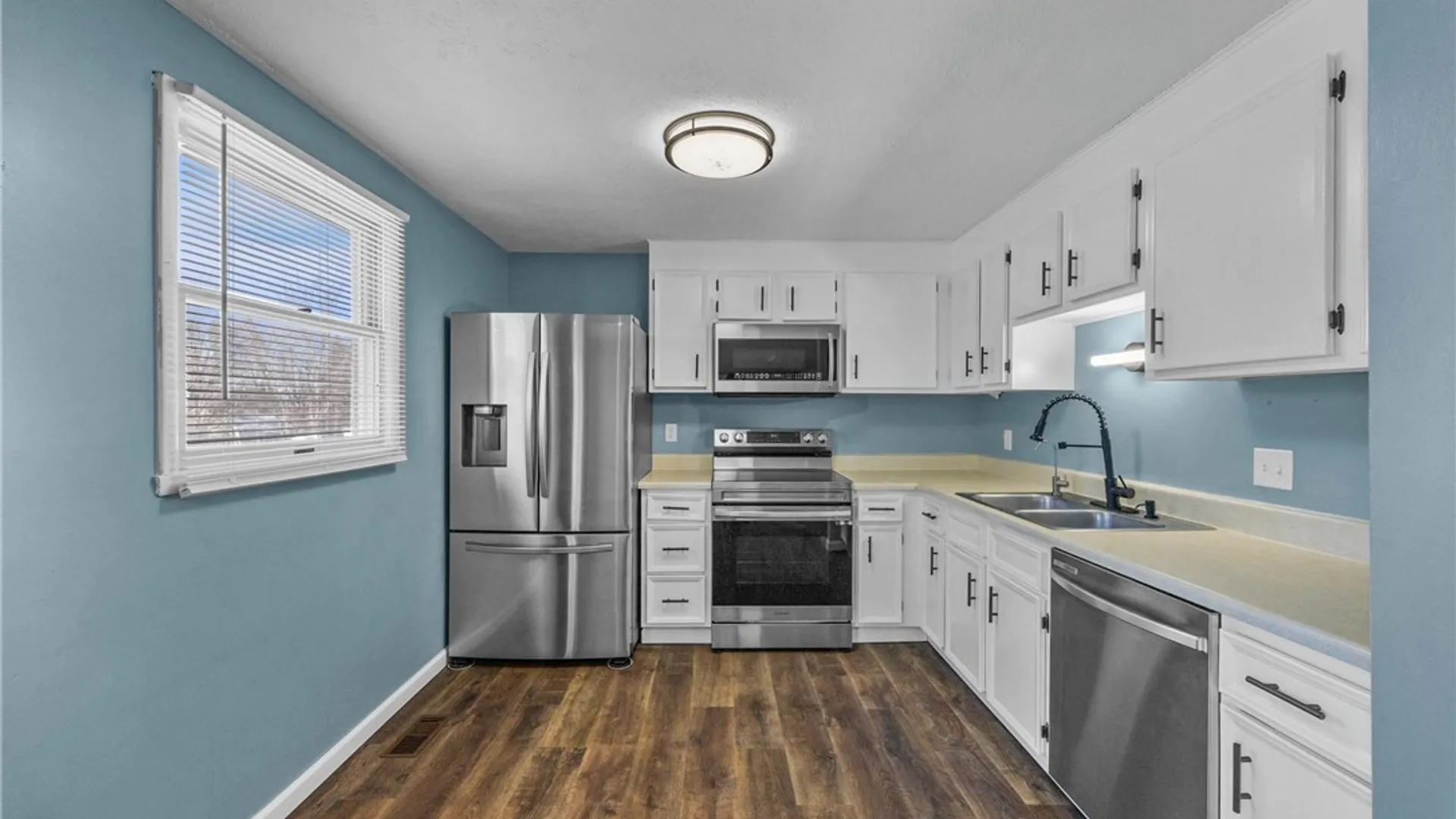 Property at 5 Bramblewood Lane, Penfield, NY 14526 8