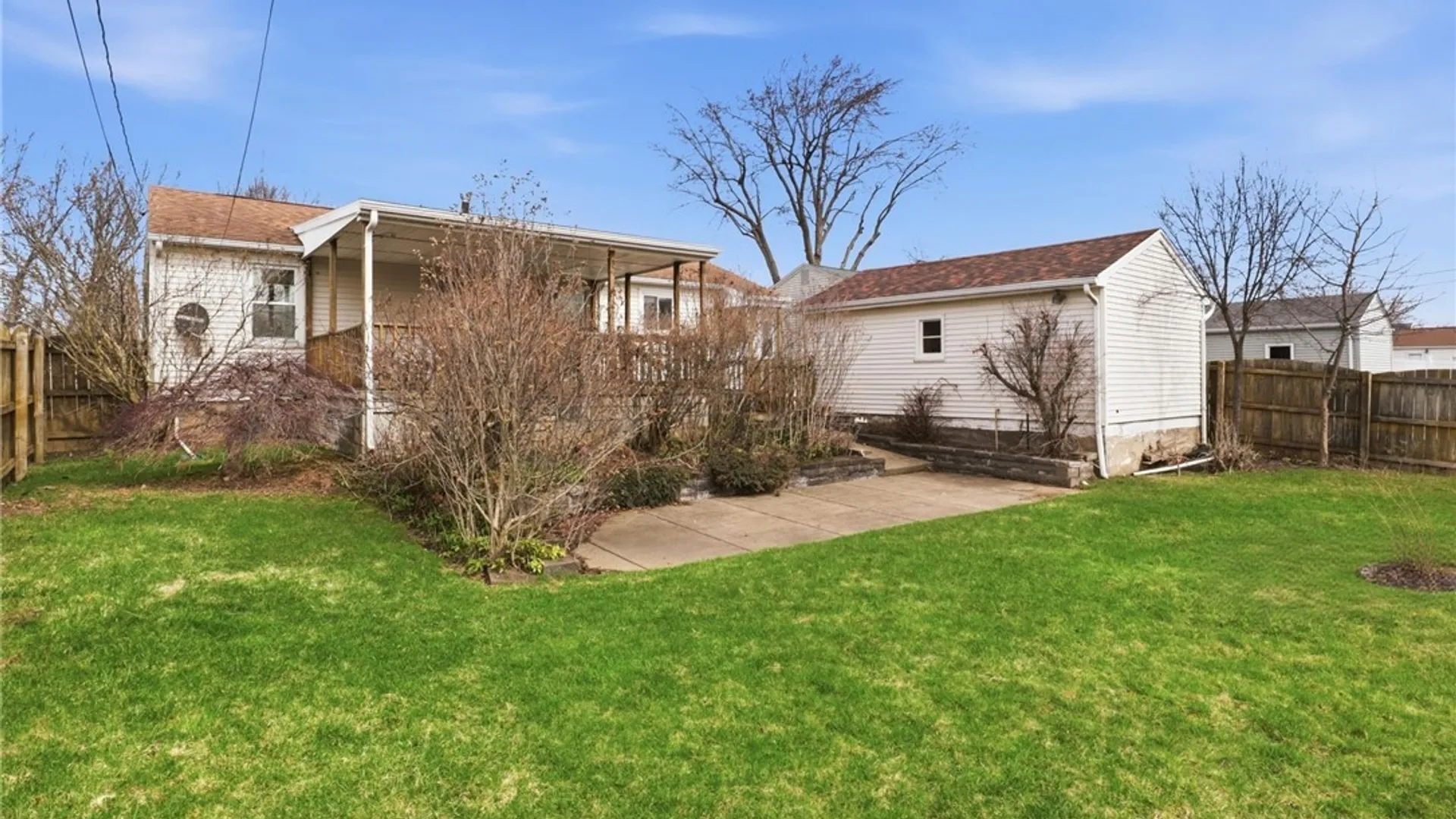 Property at 4243 E Frontier Drive, Hamburg, NY 14219 36