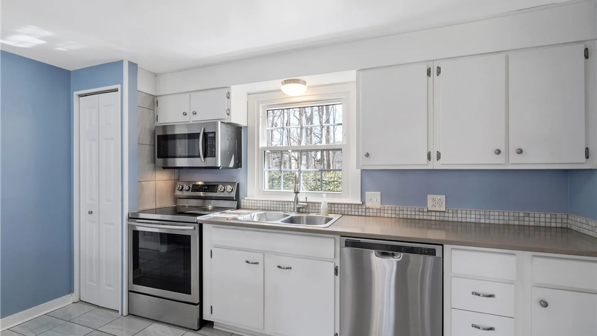 Property at 131 Sagamore Drive, Clay, NY 13090 14