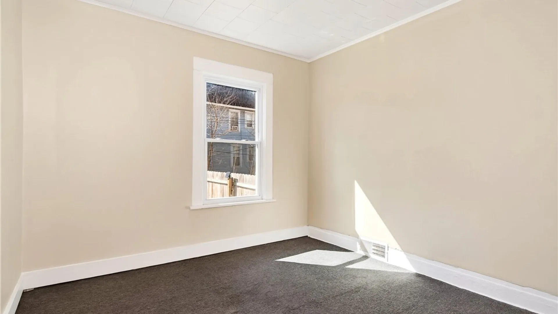 Property at 76 Vernon Place, Buffalo, NY 14214 12