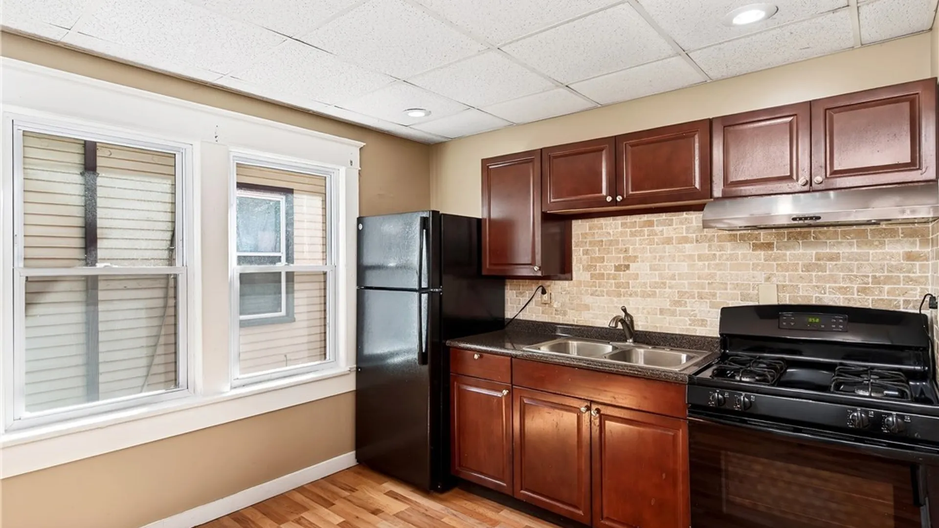 Property at 76 Vernon Place, Buffalo, NY 14214 20