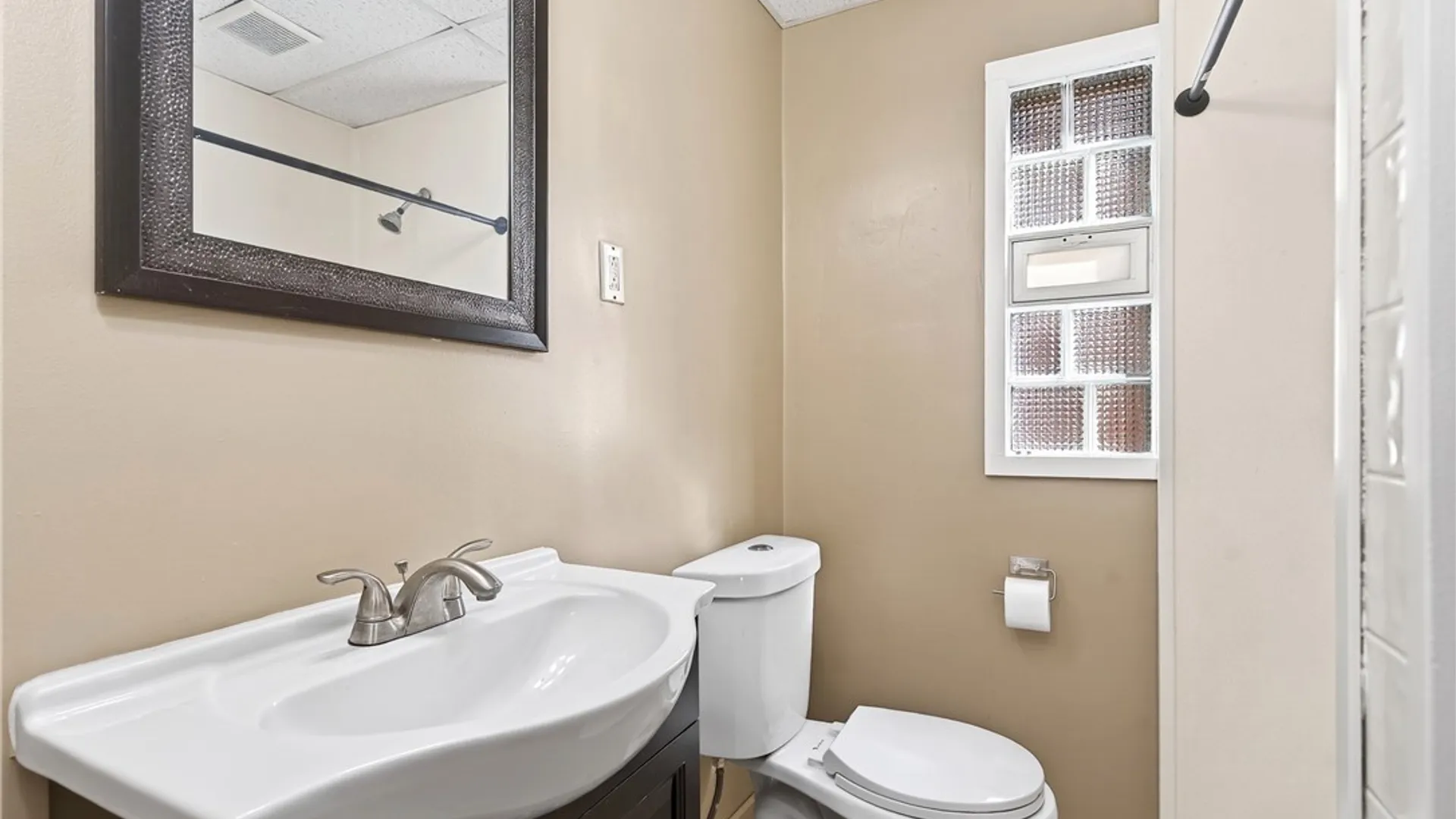 Property at 76 Vernon Place, Buffalo, NY 14214 22