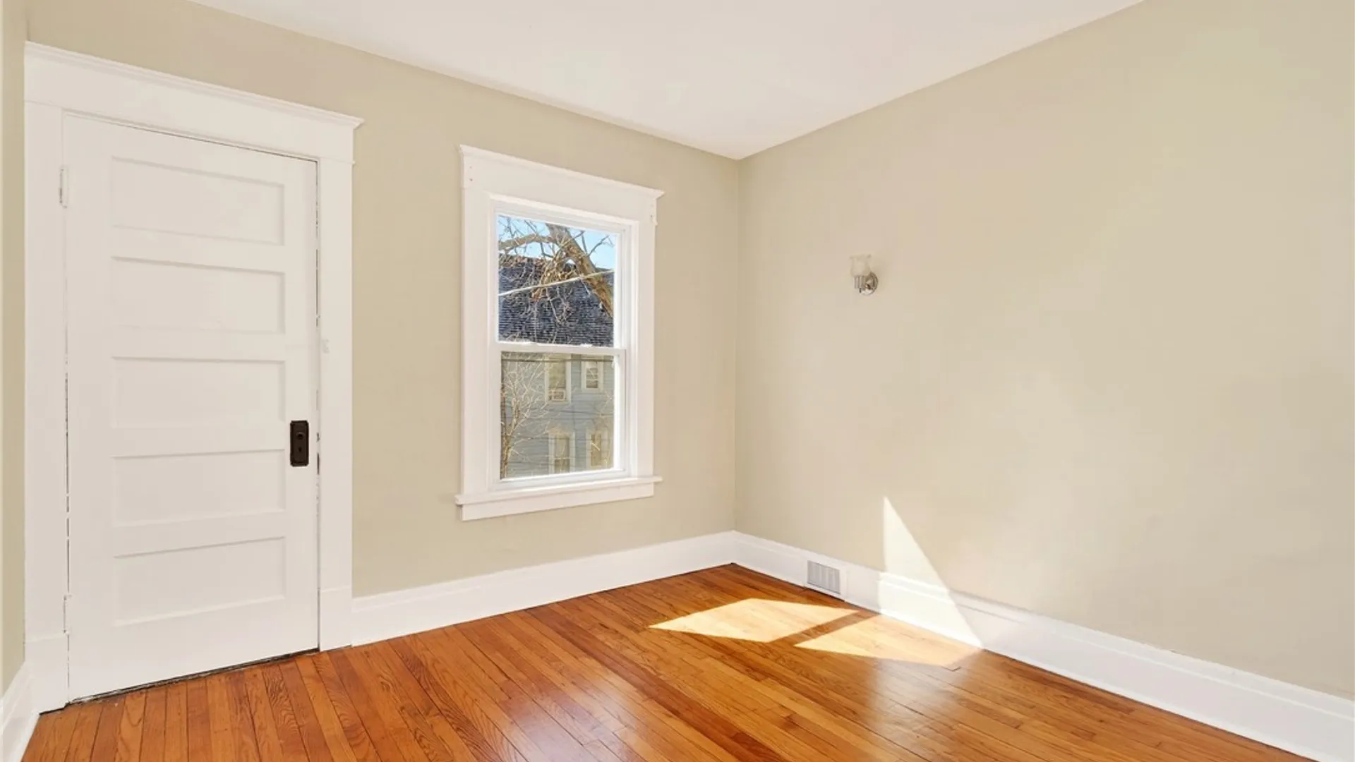 Property at 76 Vernon Place, Buffalo, NY 14214 24