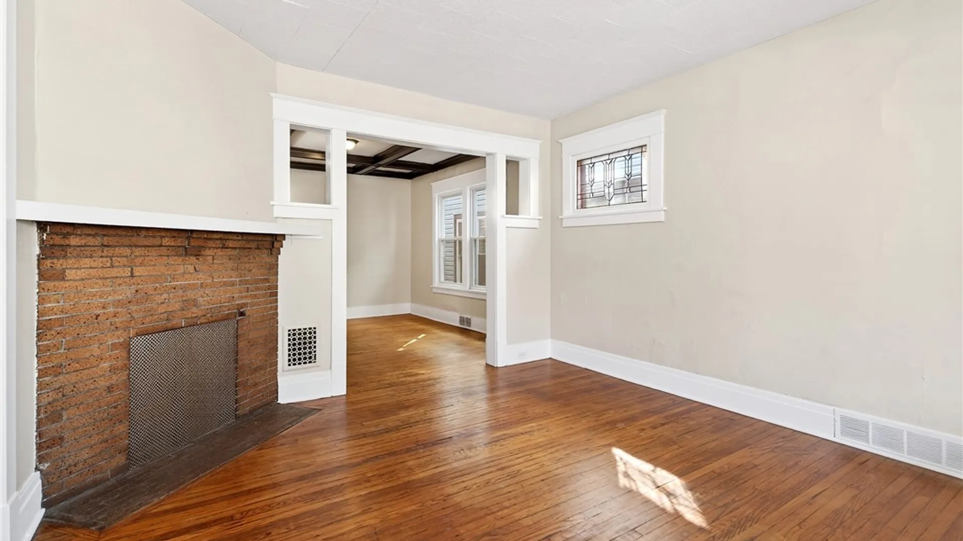 Property at 76 Vernon Place, Buffalo, NY 14214 3