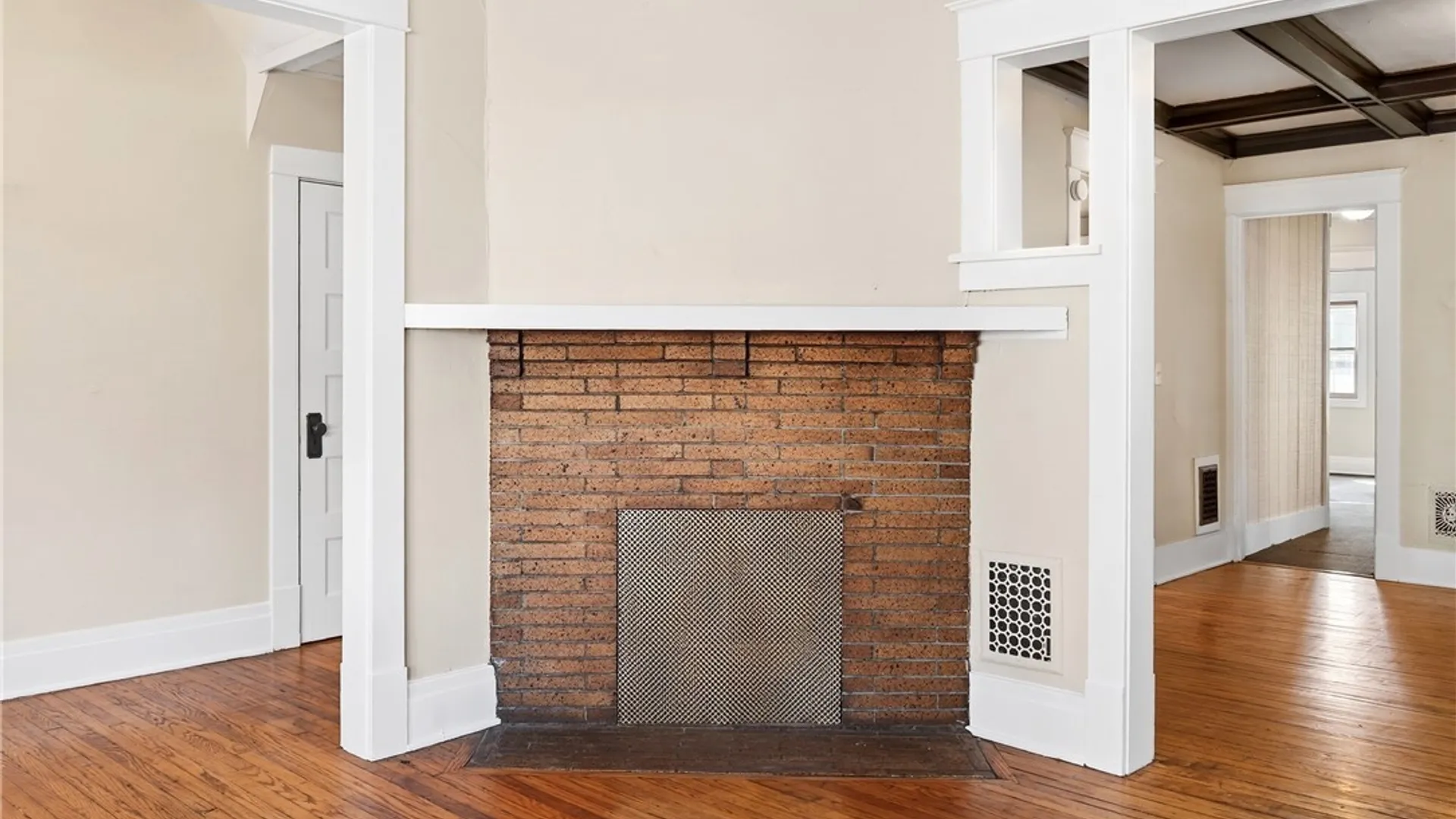 Property at 76 Vernon Place, Buffalo, NY 14214 4