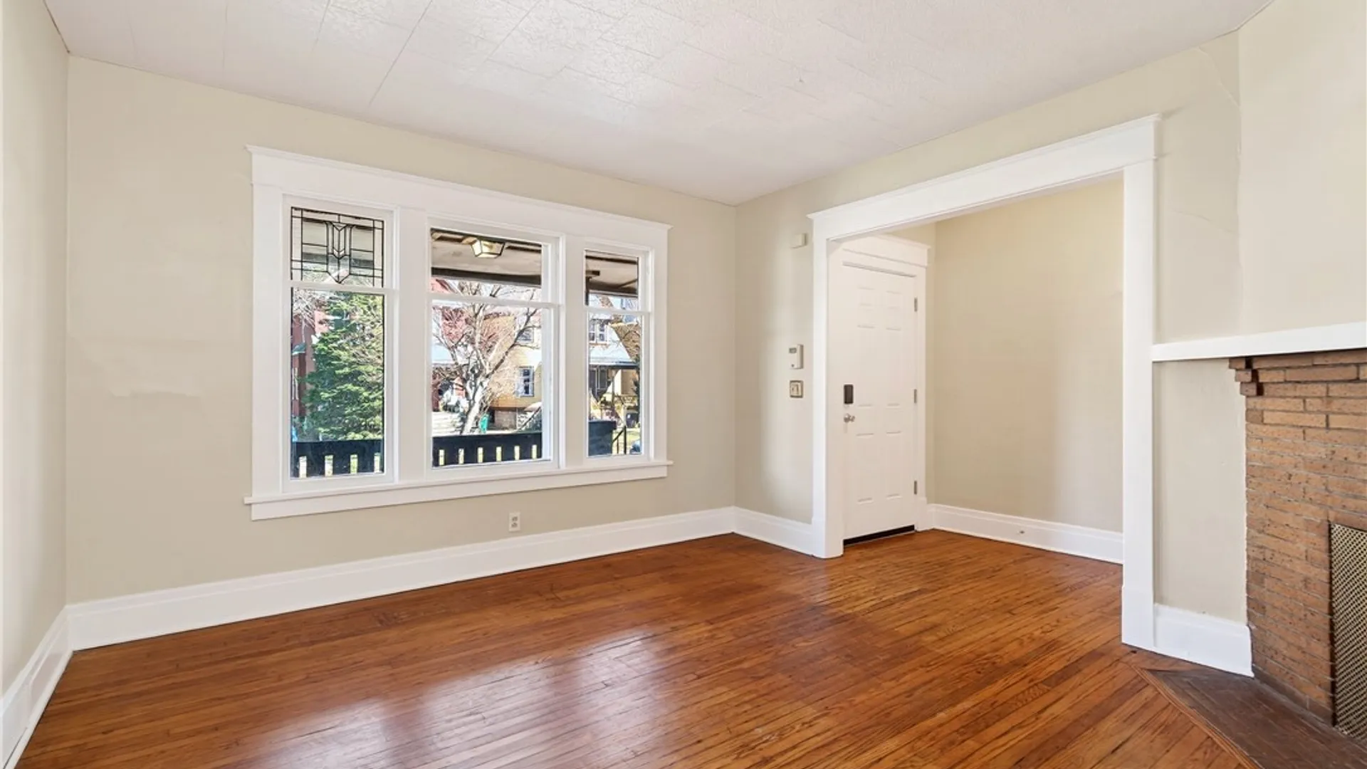 Property at 76 Vernon Place, Buffalo, NY 14214 5