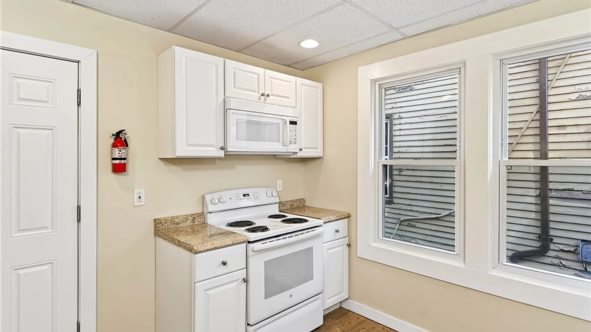 Property at 76 Vernon Place, Buffalo, NY 14214 9