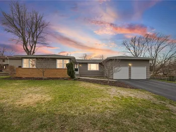 Property at 4 Putting Green Lane, Perinton, NY 14526