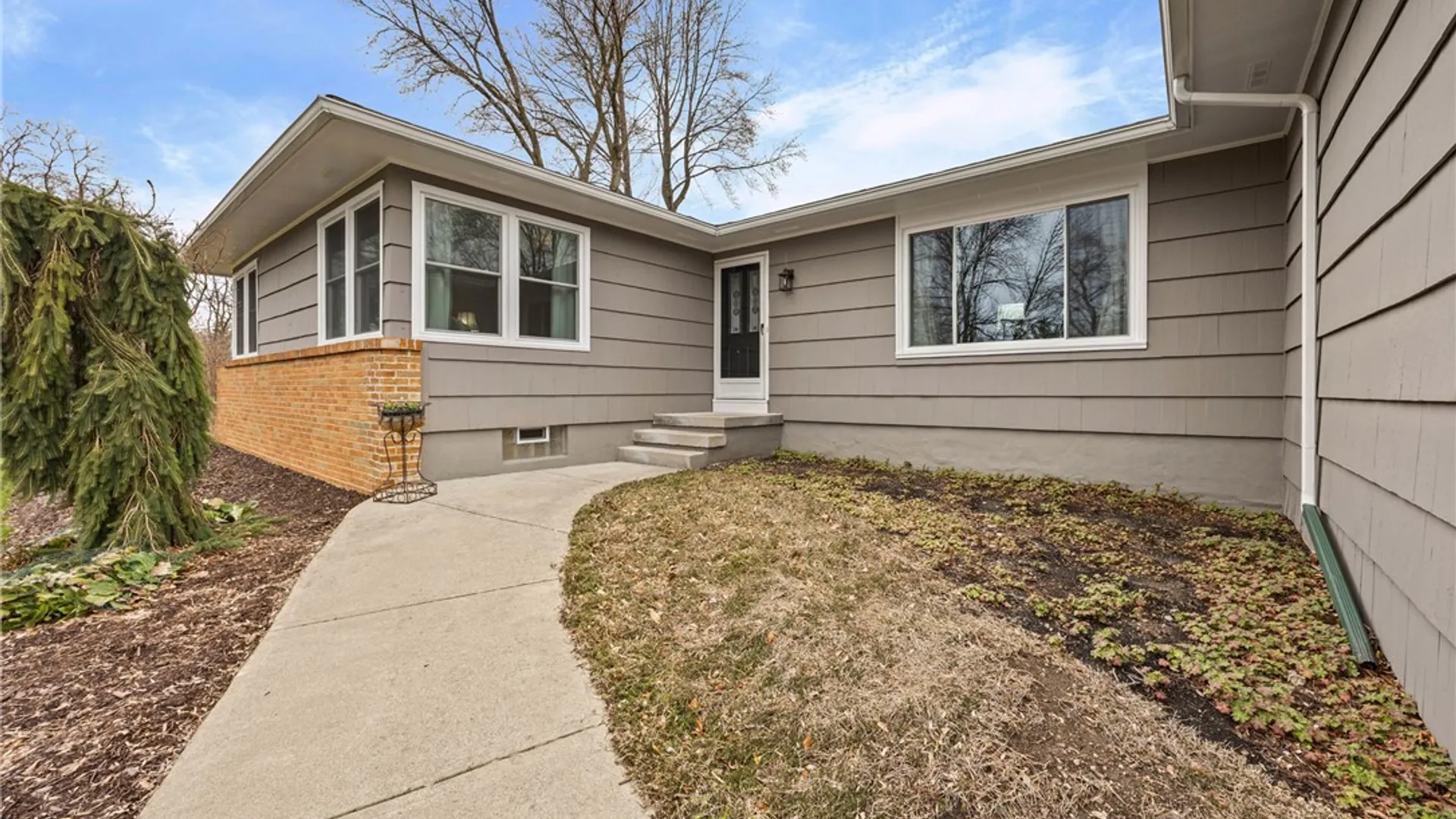 Property at 4 Putting Green Lane, Perinton, NY 14526 2