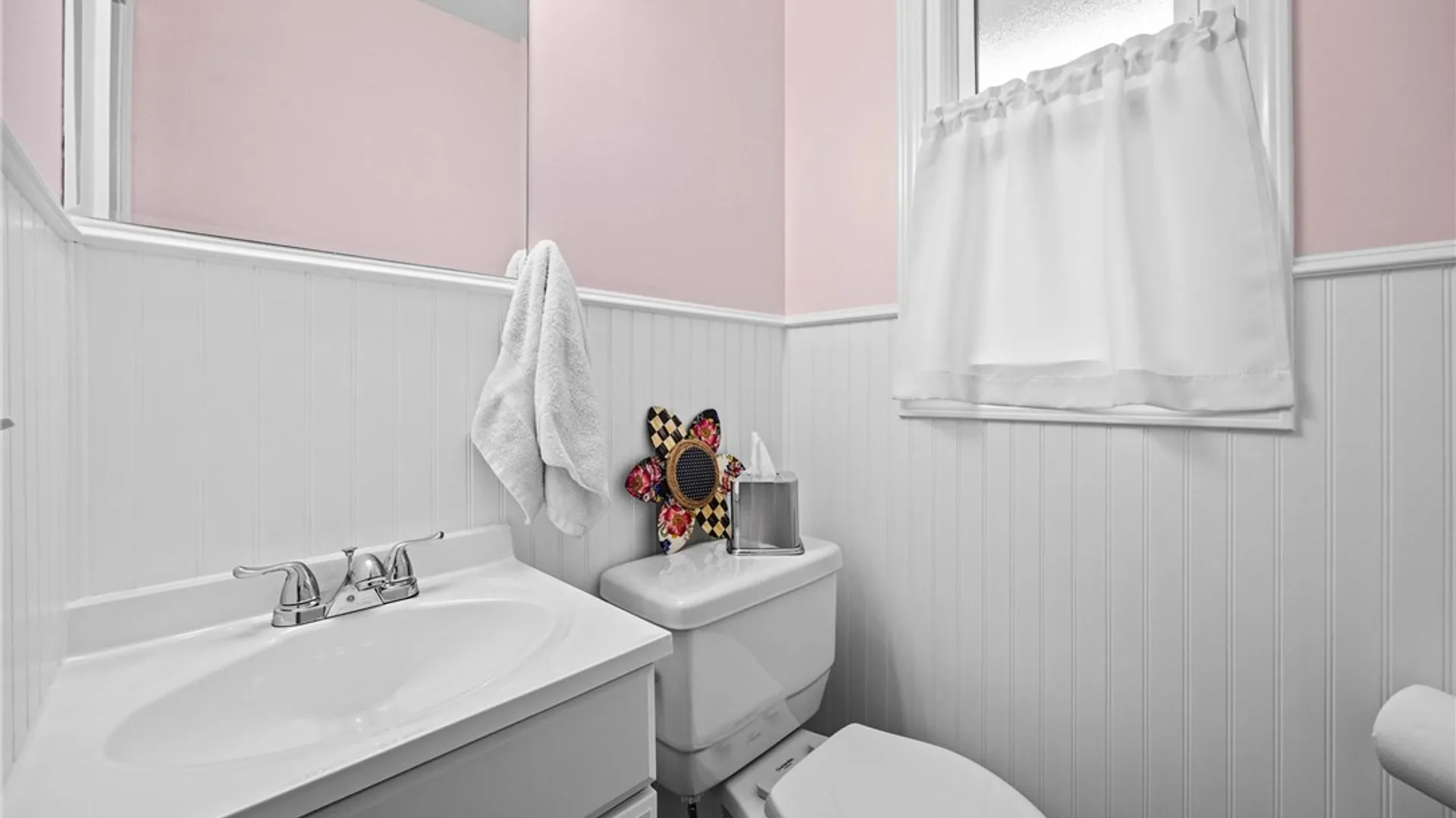 Property at 4 Putting Green Lane, Perinton, NY 14526 21