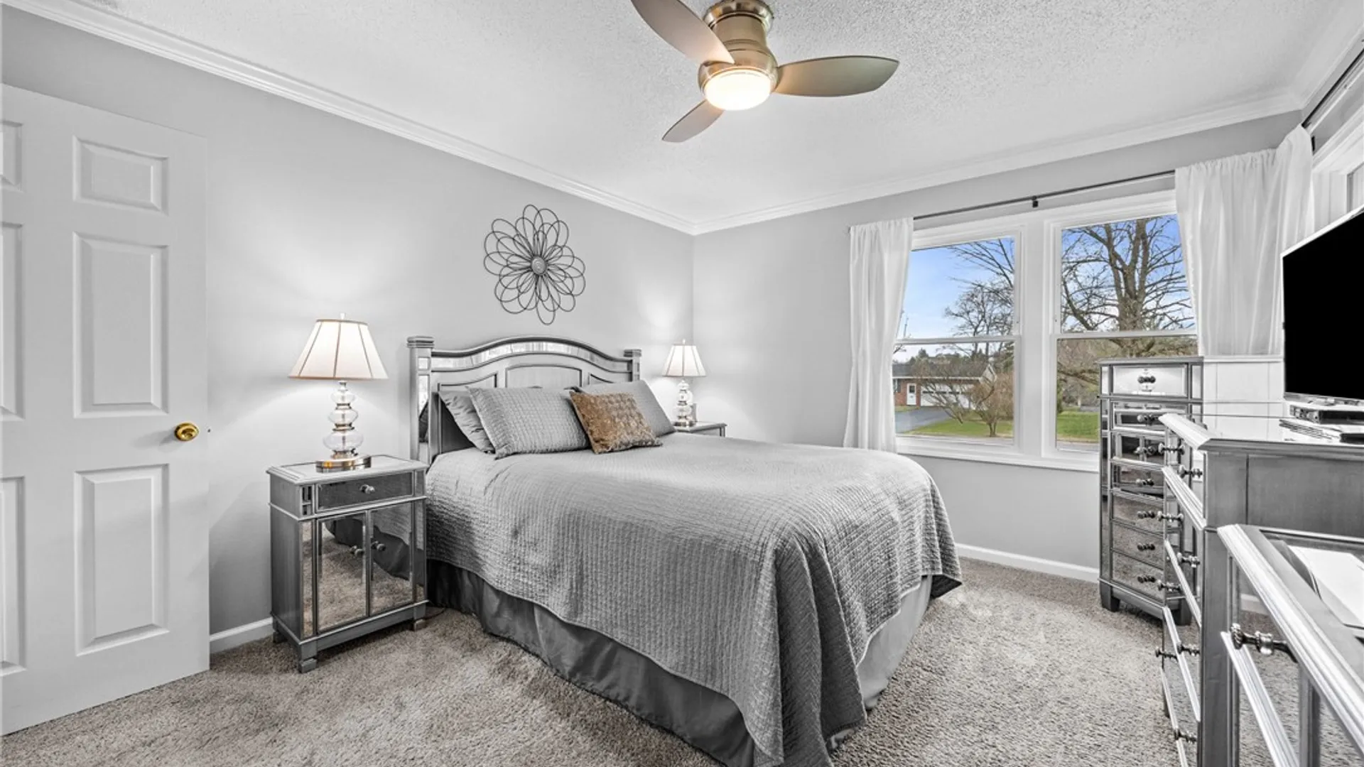 Property at 4 Putting Green Lane, Perinton, NY 14526 22