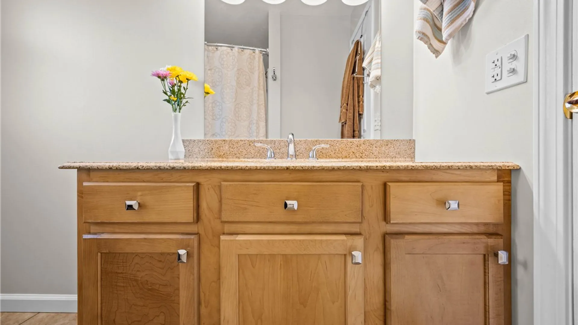 Property at 4 Putting Green Lane, Perinton, NY 14526 26