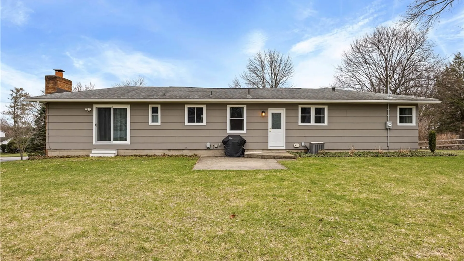 Property at 4 Putting Green Lane, Perinton, NY 14526 46